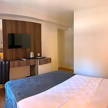 Mono Hotel Hotel 3*
