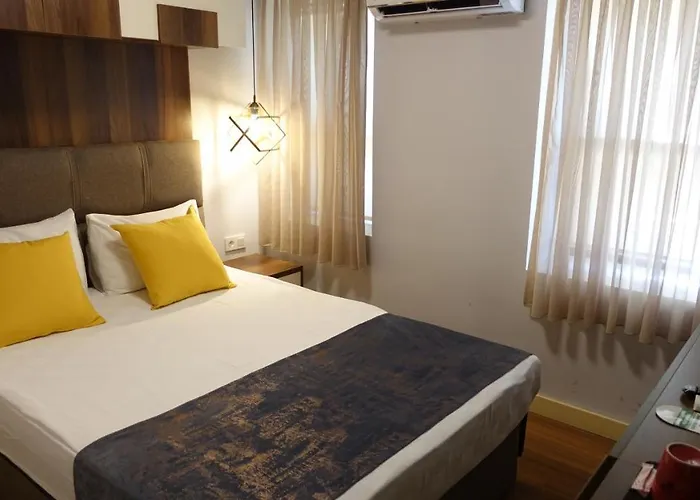 Hotel Mono 3*